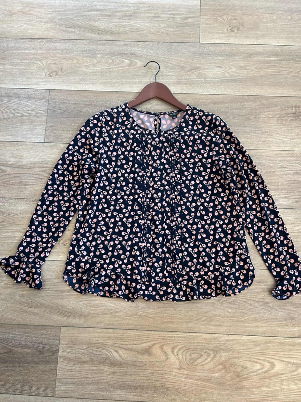 Ann Taylor Petite Navy Pink Floral Pleated Long Sleeve Blouse Top Small Petite